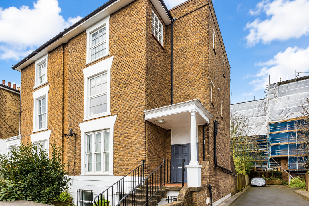 House Mortimer Road in Greater London