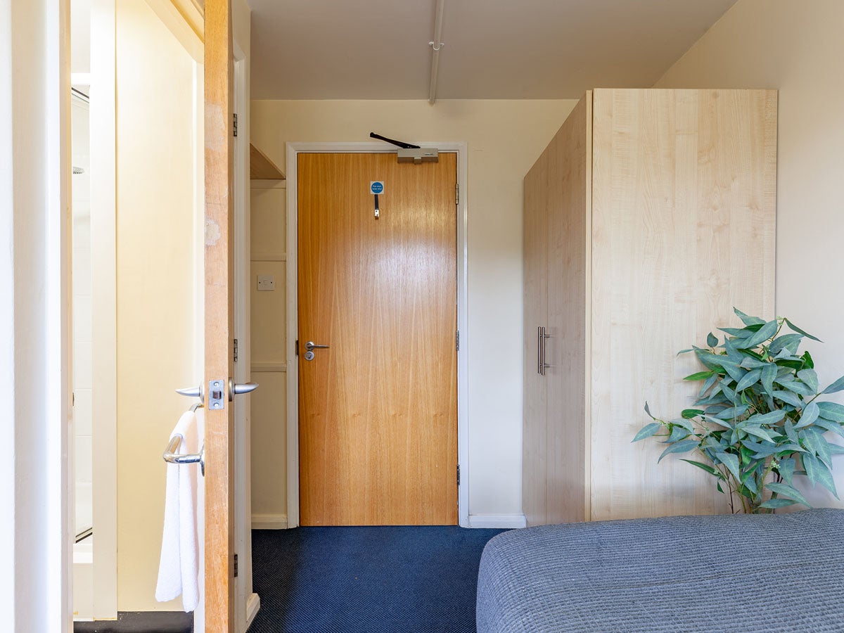 Room Pershore Road in Birmingham