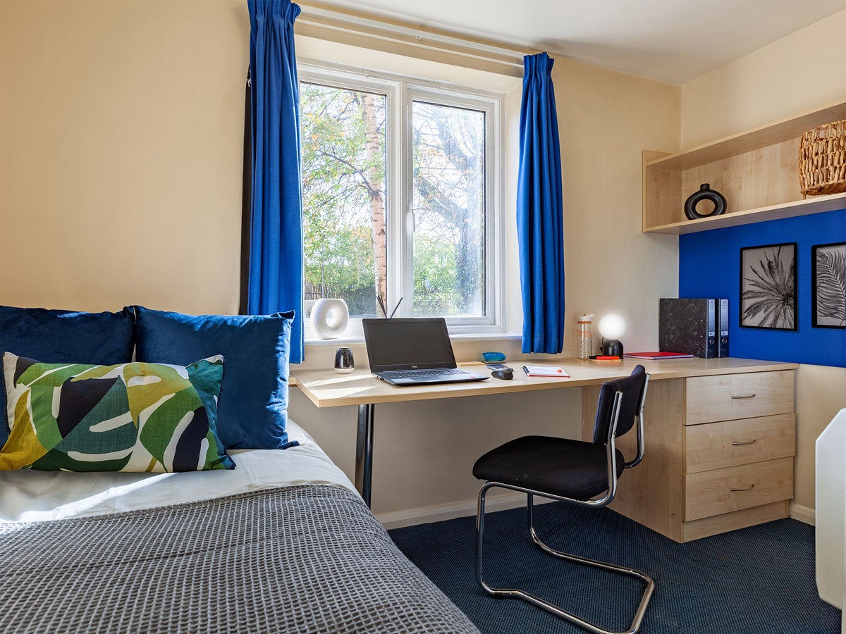 Room Pershore Road in Birmingham