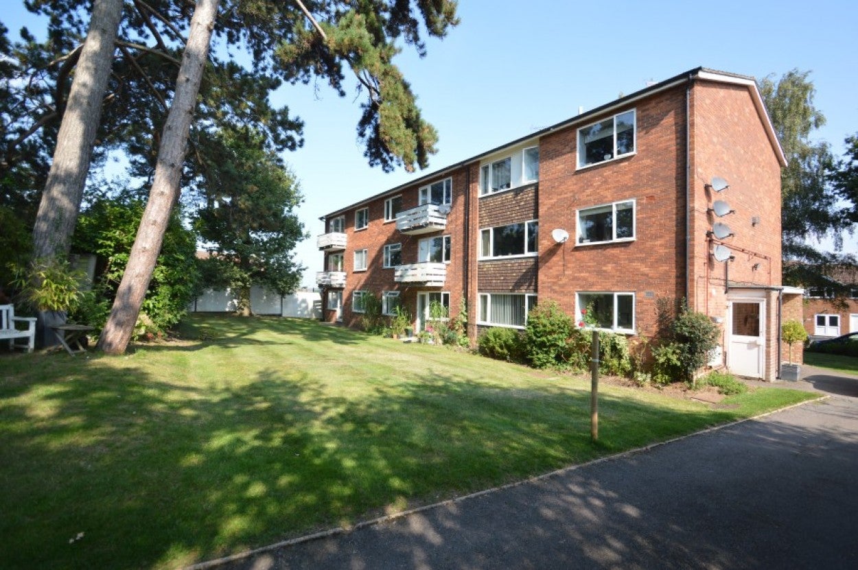 Flat Clewer Hill Road in Windsor