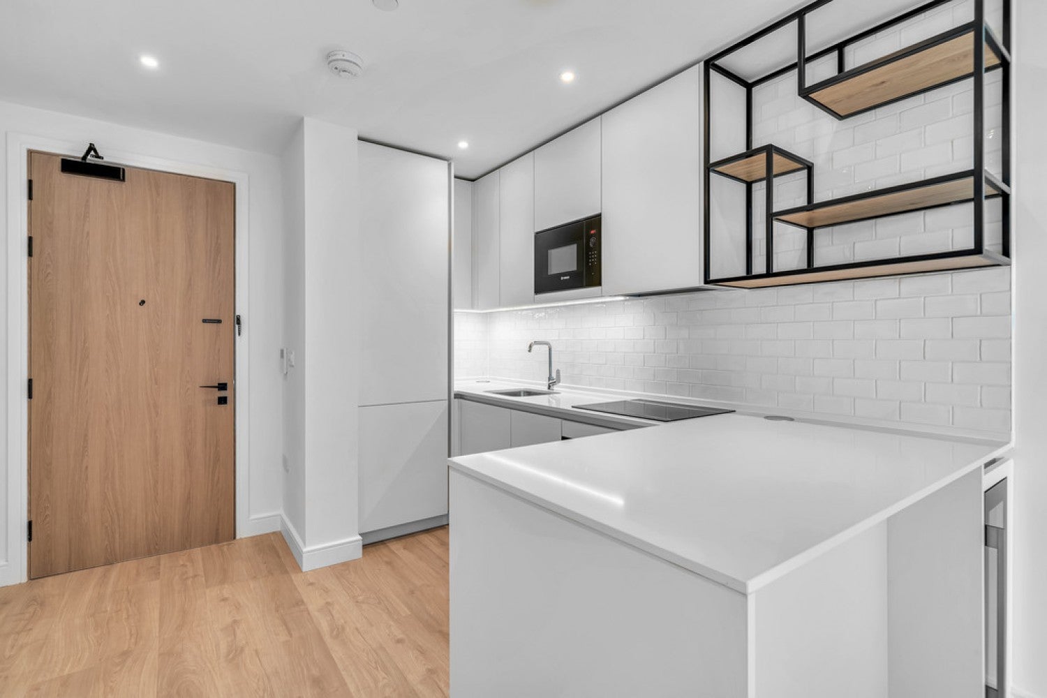 Flat Abbeydale Road in Greater London