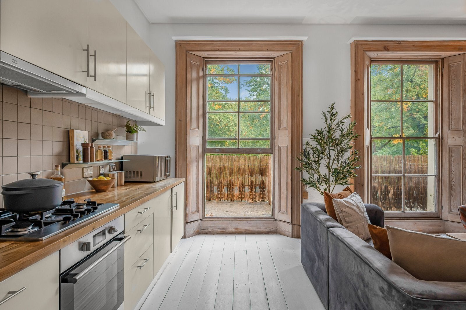 Flat Oakley Square in Greater London