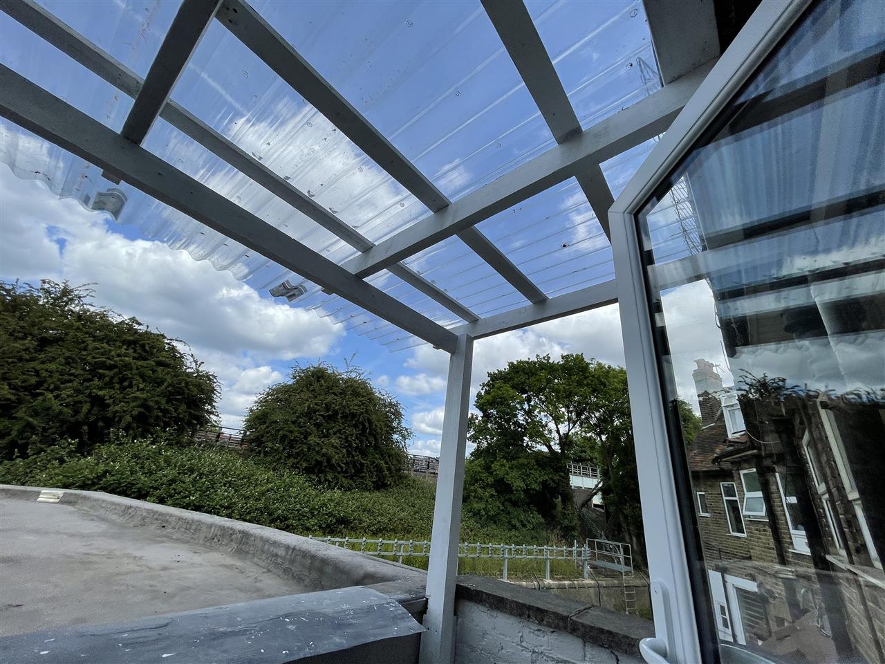 Flat Blenheim Road in Greater London