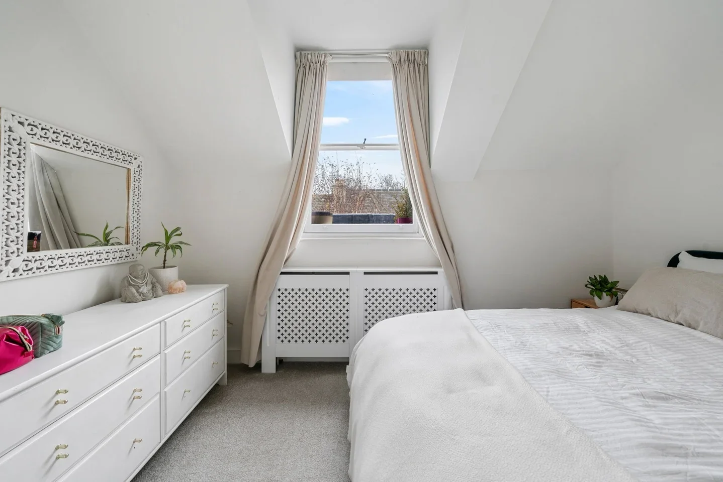 Flat St Mary Road in Greater London