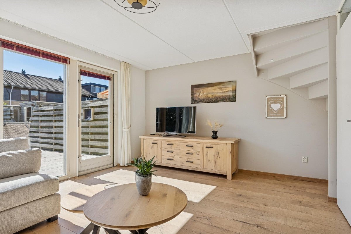 Hoekwoning te koop: Februaristraat 99, Almere