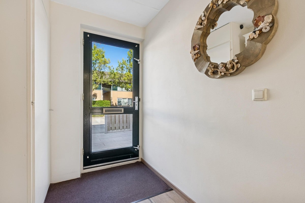 Hoekwoning te koop: Februaristraat 99, Almere