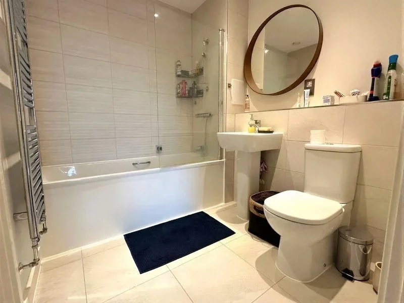 Flat Hampden Road in Greater London