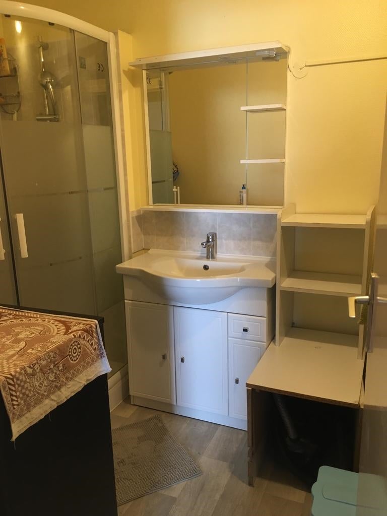 Room Rue des Treilles in Libourne