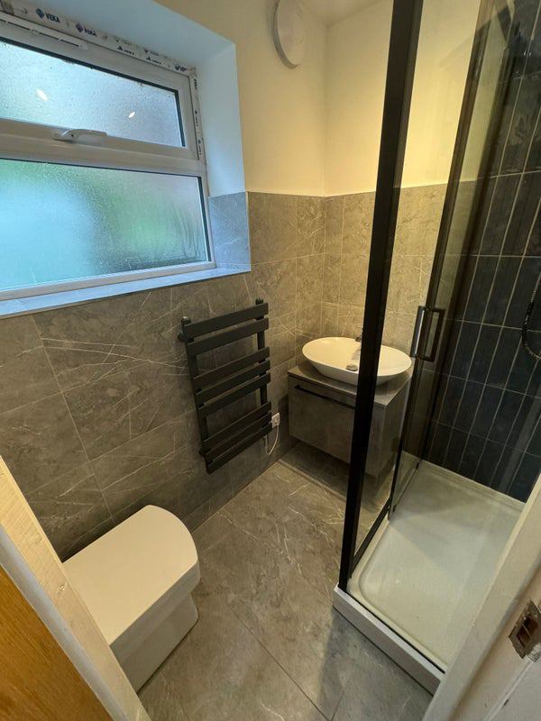 Room Bath Road in Bristol