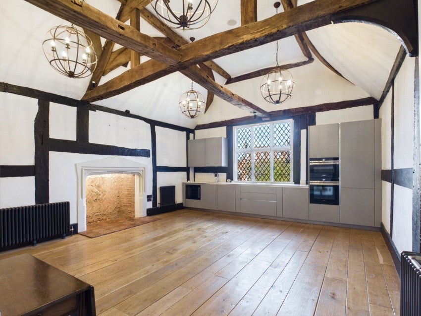 Flat Wycombe End in Beaconsfield
