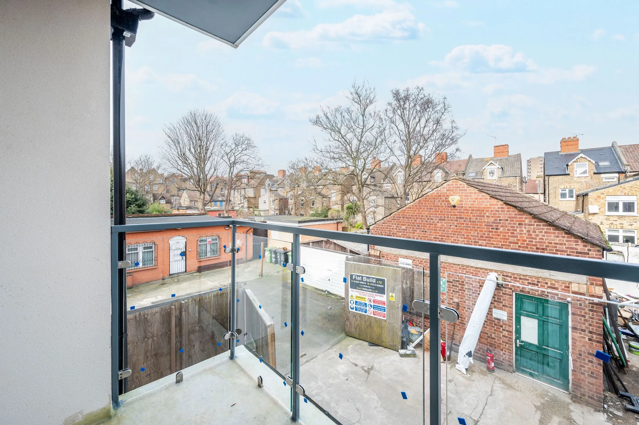 Flat Brownhill Road in Greater London