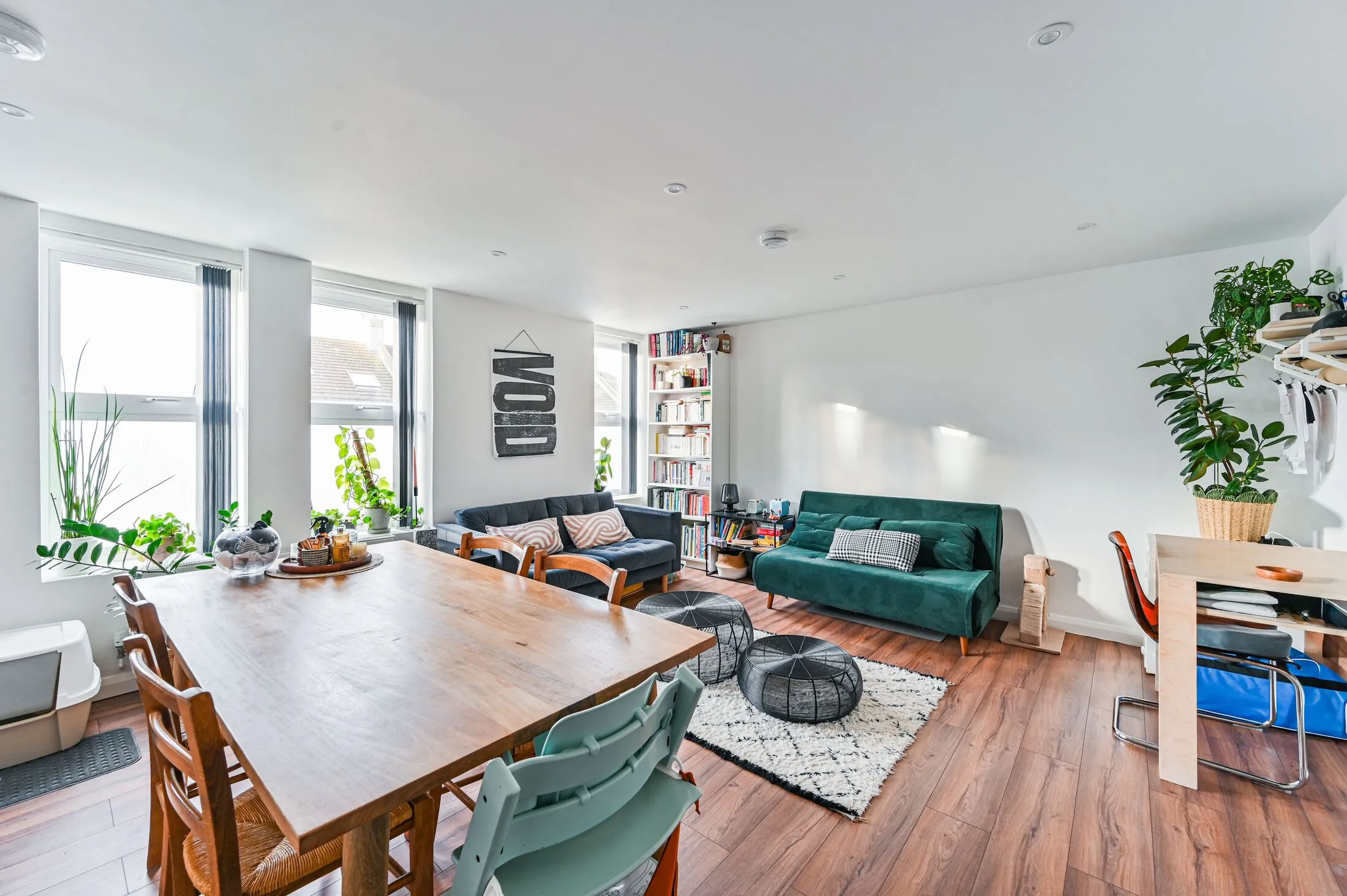 Flat Brownhill Road in Greater London