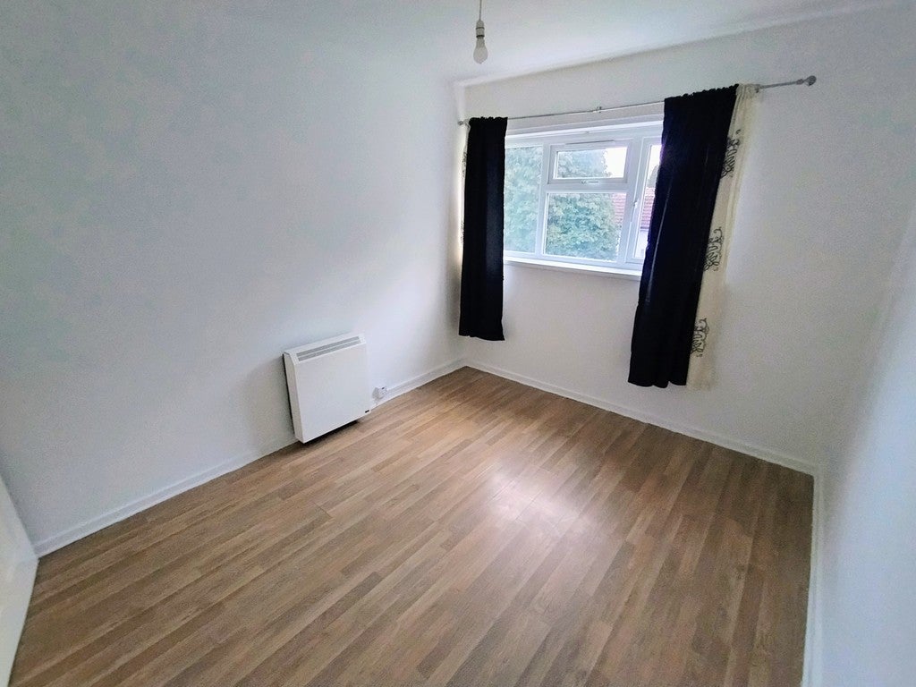 Flat Penn Road in Wolverhampton