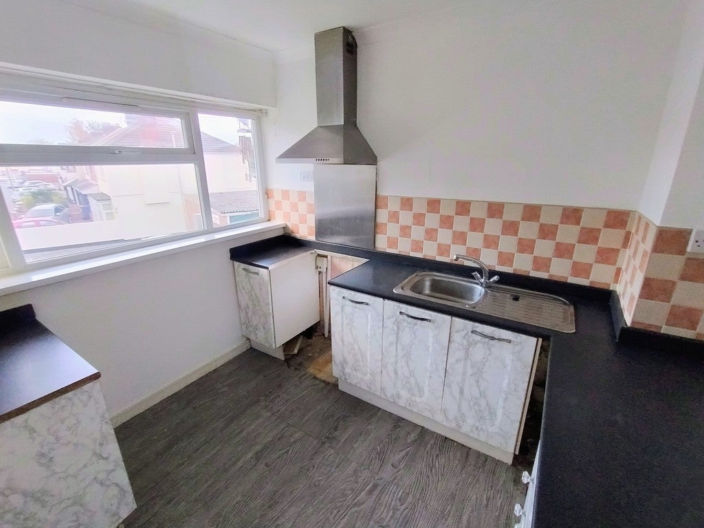 Flat Penn Road in Wolverhampton