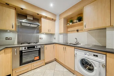 Flat Charter Quay in Greater London