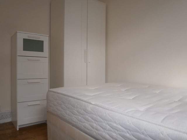 Flat Grosvenor Gardens in Newcastle upon Tyne