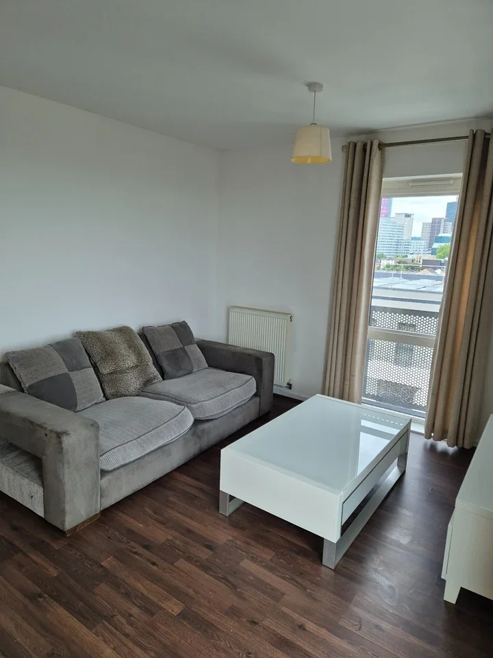 Flat London Road in Greater London