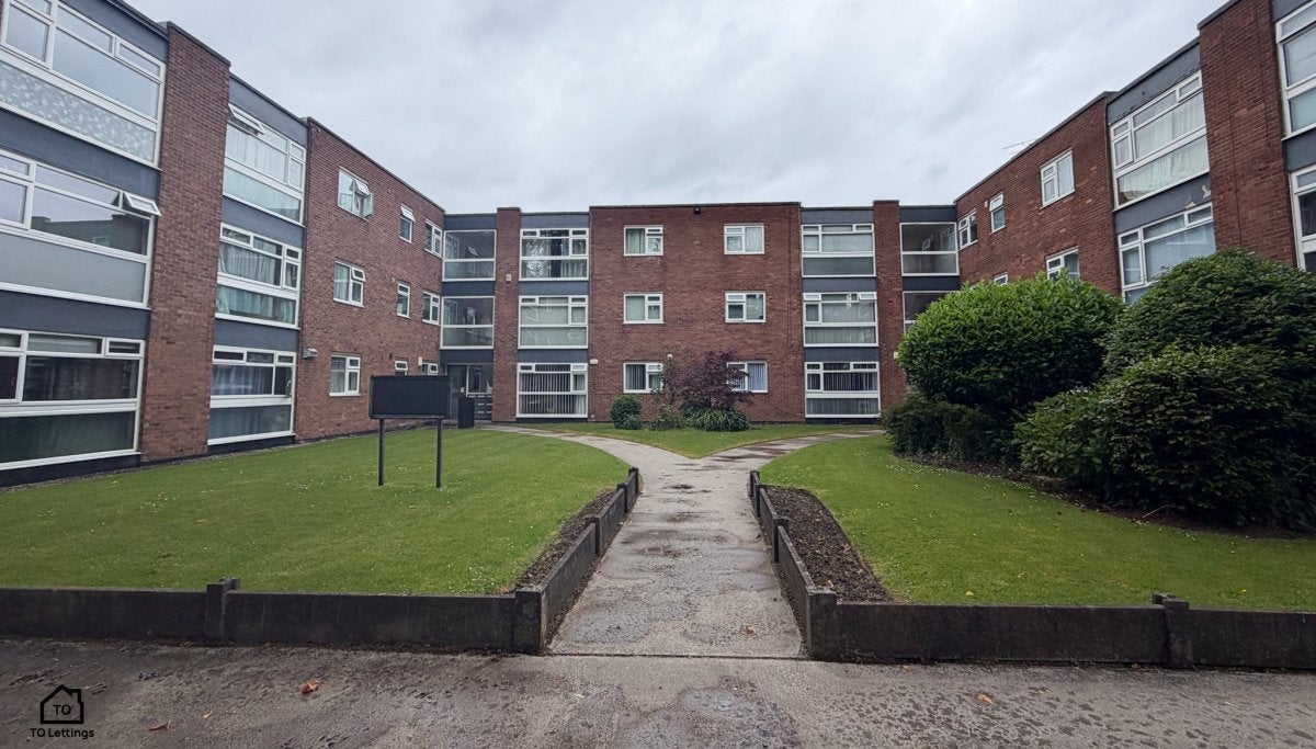 Flat Rushford Avenue in Manchester