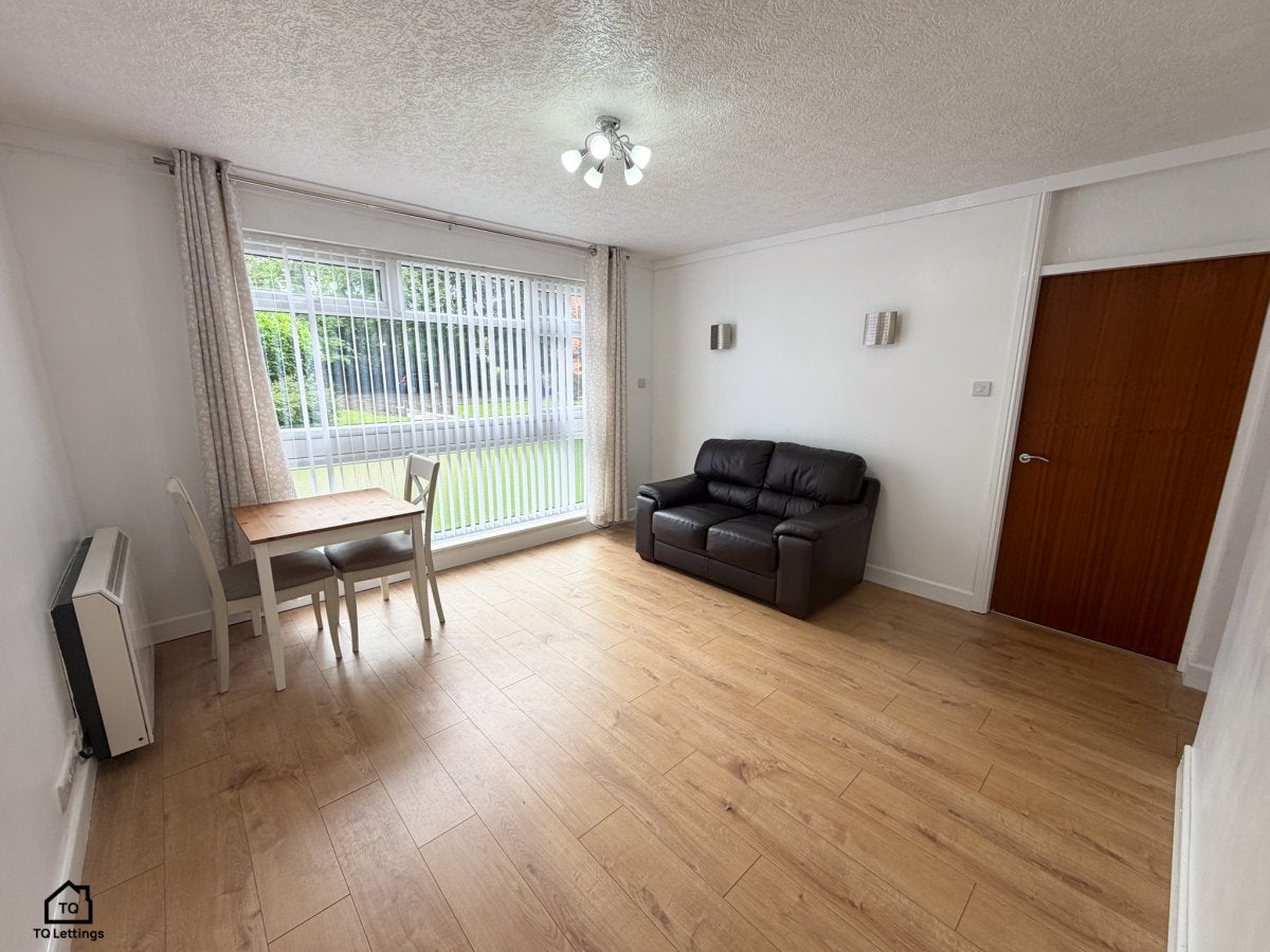 Flat Rushford Avenue in Manchester