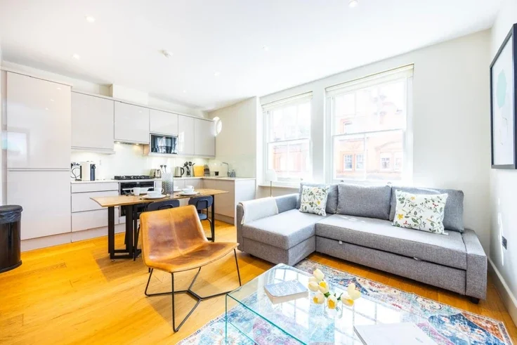 Flat Great Titchfield Street in City of Westminster