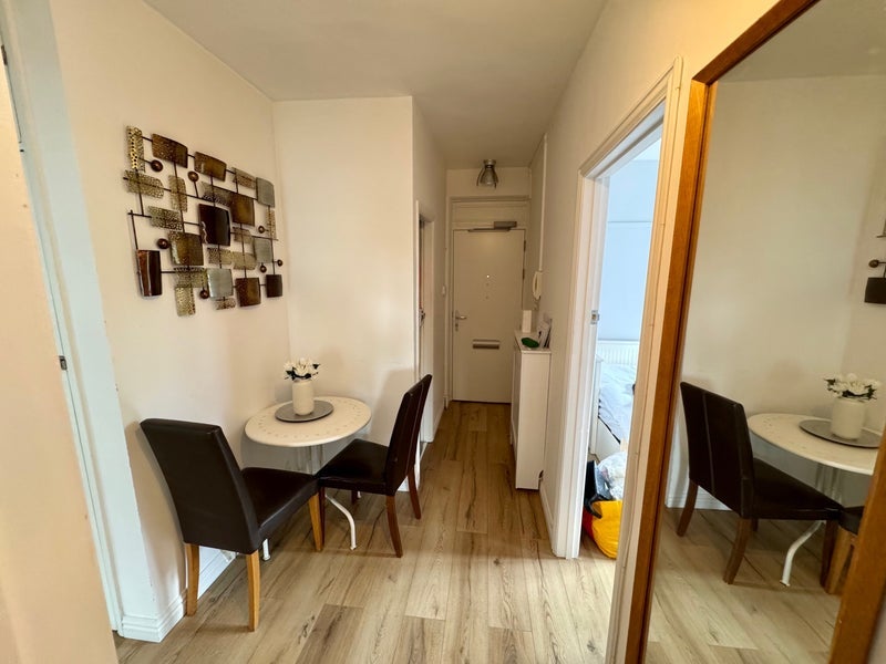 Room Blythe Road in Greater London