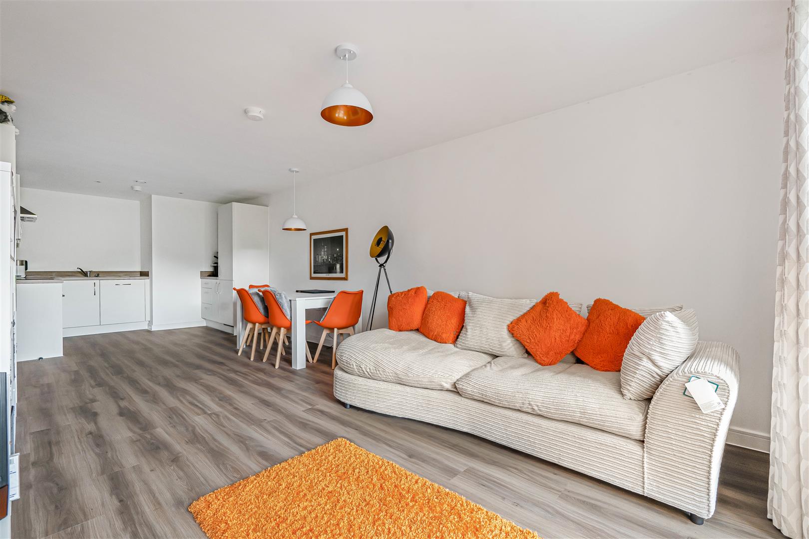 Flat Clivemont Road in Maidenhead