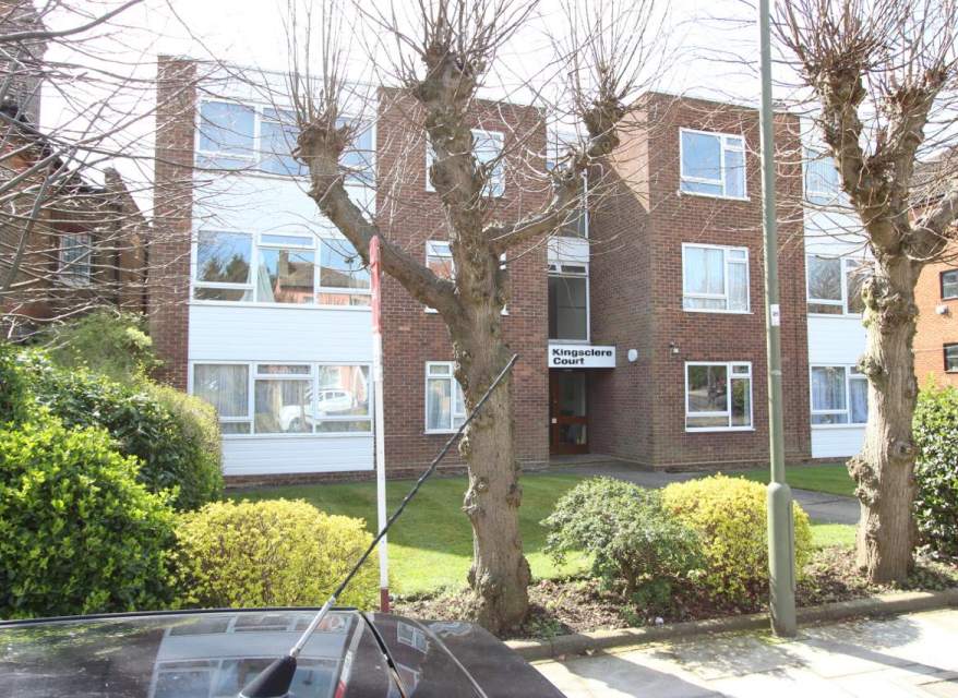 Flat Friern Park in Greater London