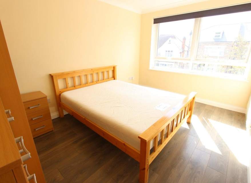 Flat Friern Park in Greater London