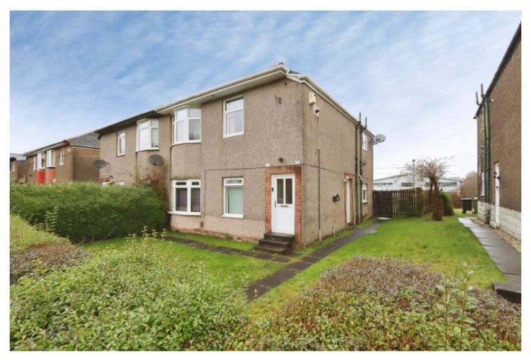 Flat Chirnside Road in Glasgow
