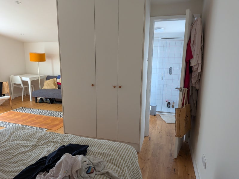 Room Summerhill Road in Greater London