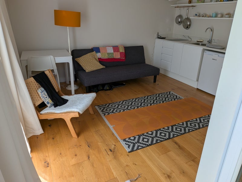 Room Summerhill Road in Greater London