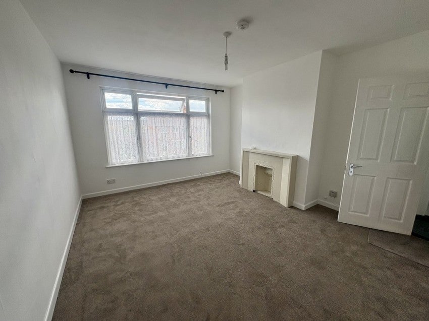 Flat Highfield Lane in Southampton