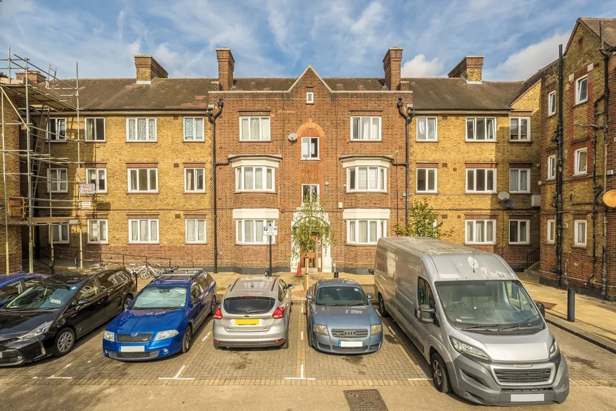 Flat Tooting Grove in Greater London