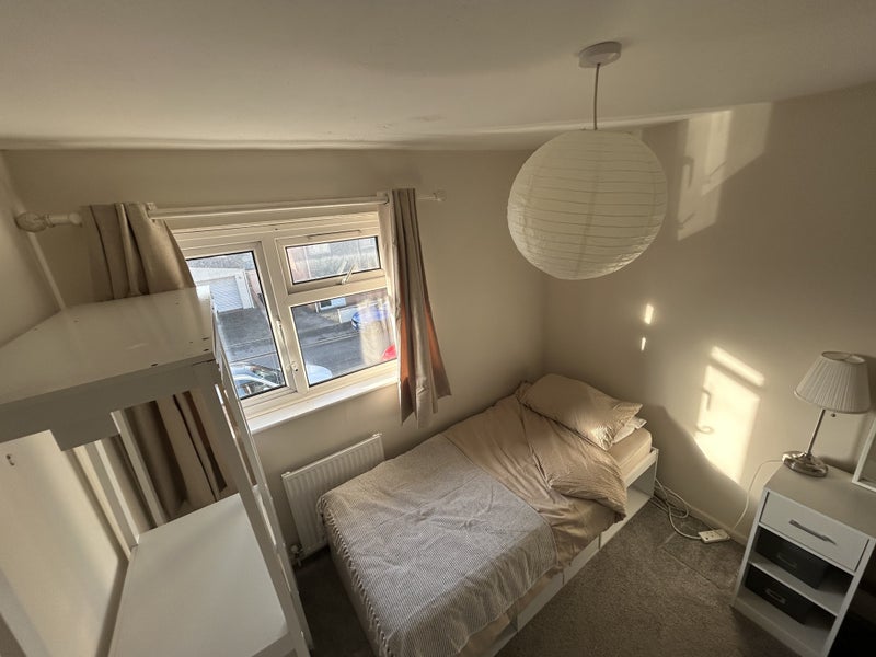 Room Brockhurst Gardens in Bristol
