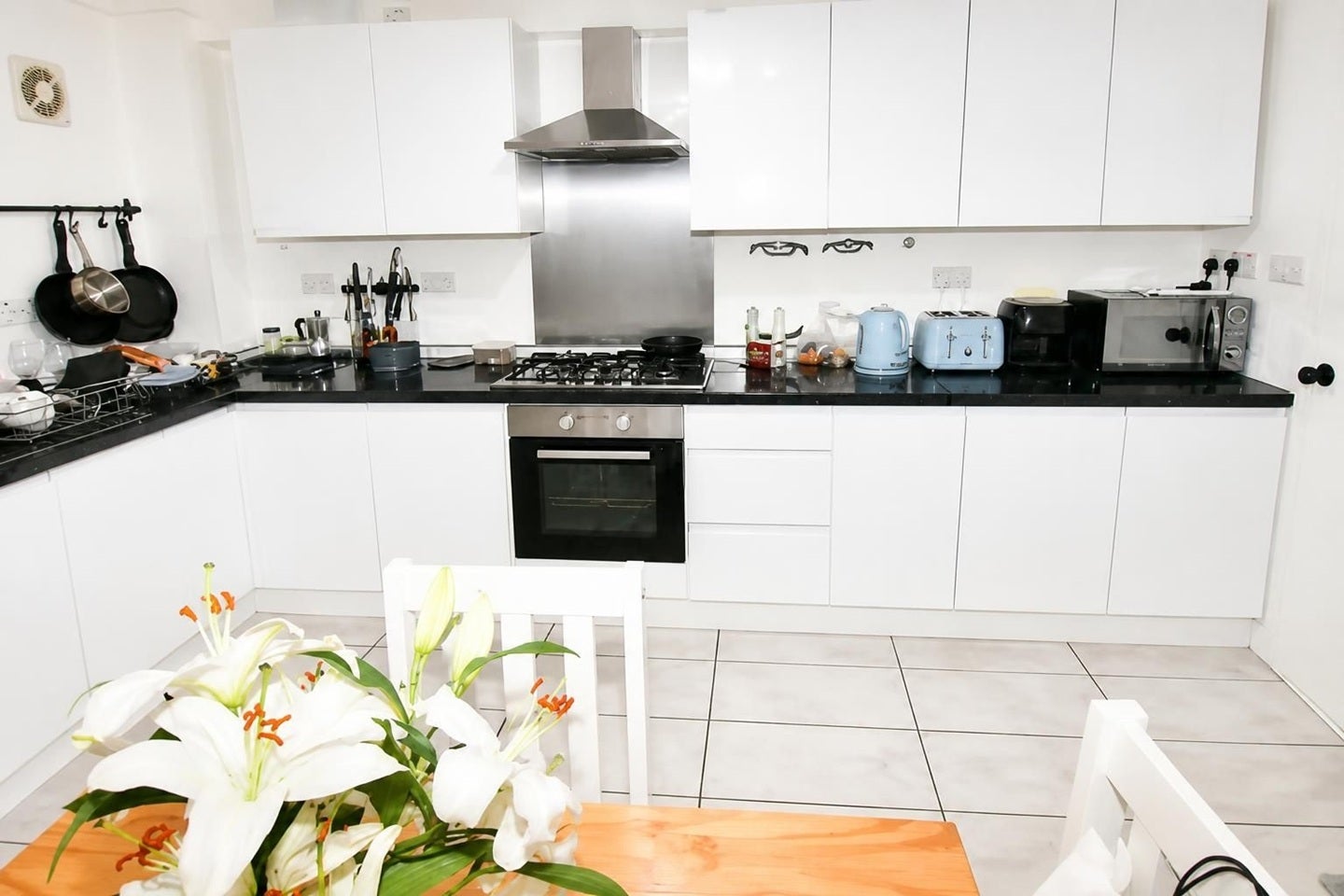 Room Wrentham Avenue in Greater London