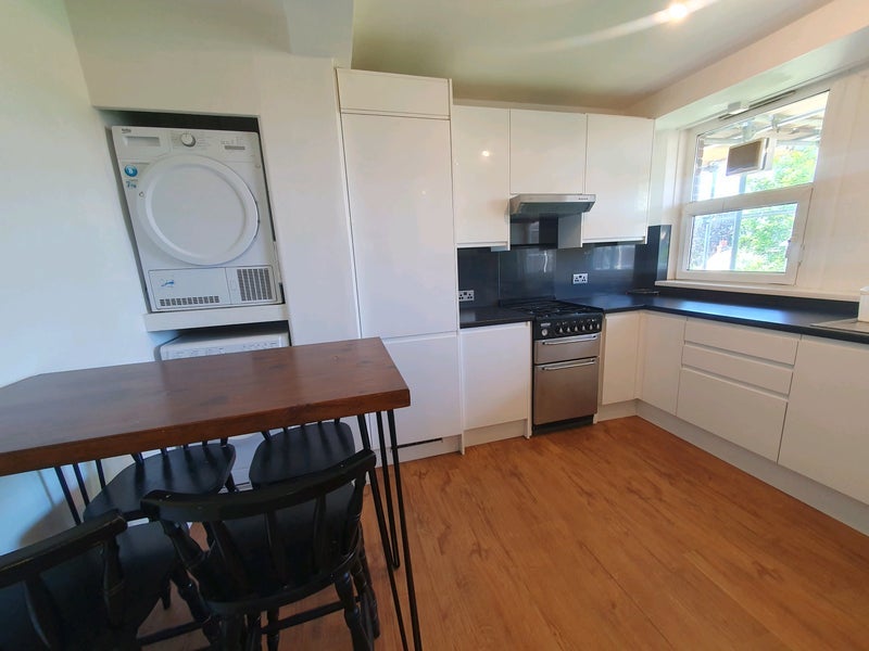 Room Cambalt Road in Greater London