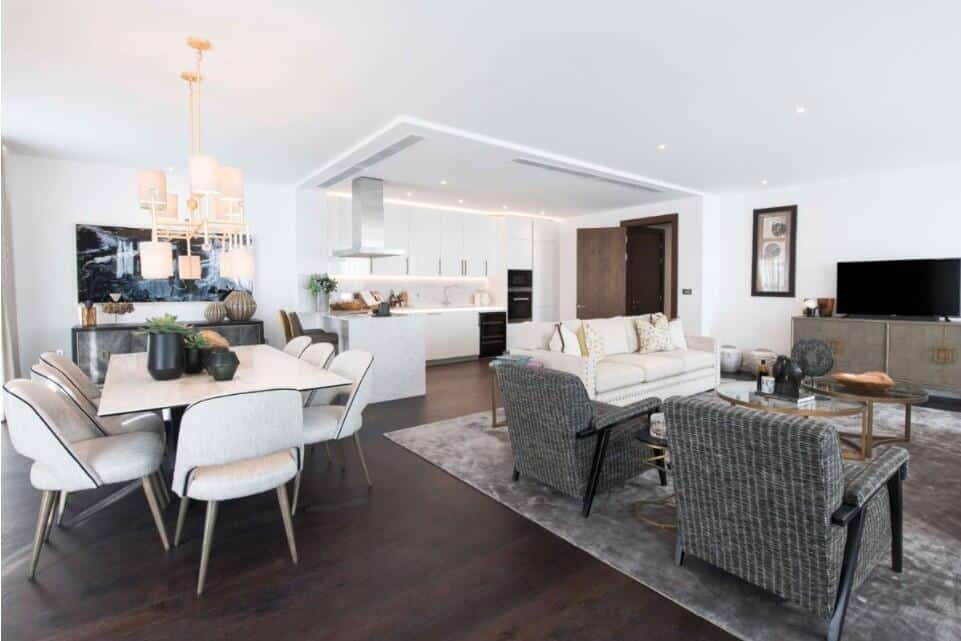 Flat Ponton Road in Greater London