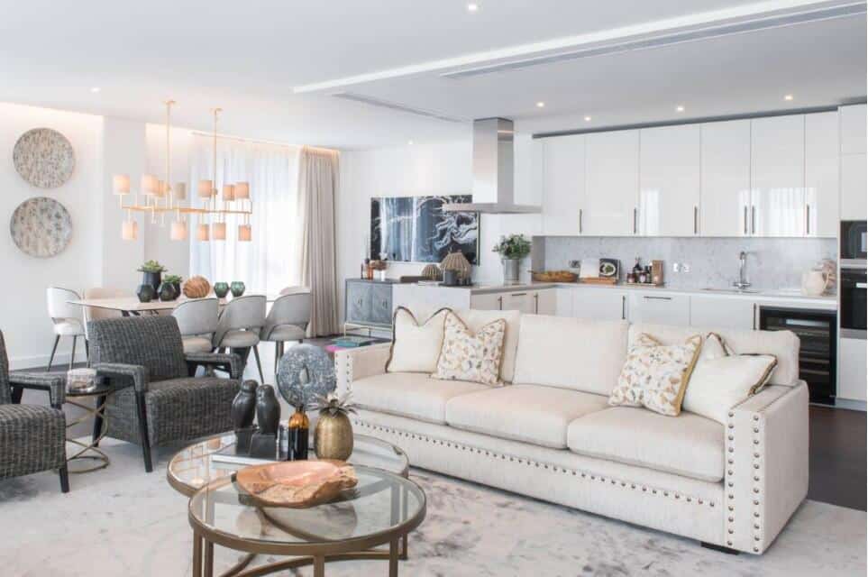 Flat Ponton Road in Greater London