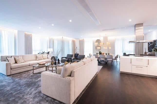 Flat Ponton Road in Greater London