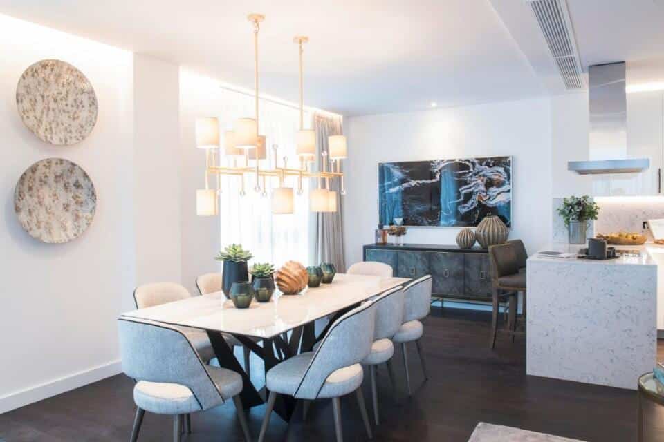 Flat Ponton Road in Greater London