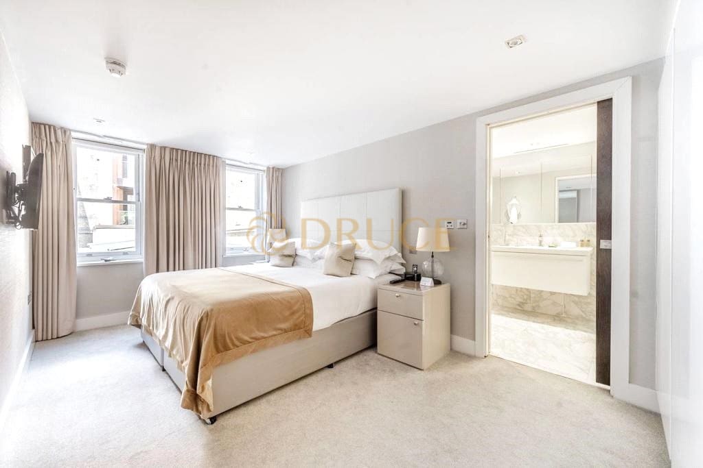 Flat Brompton Road in Greater London