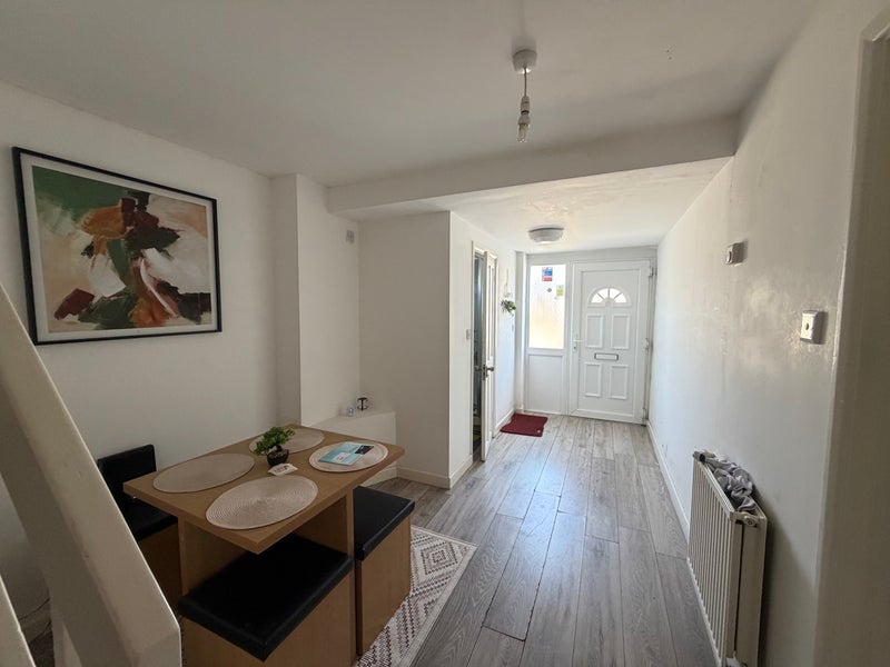 Room Ravensfield in Basildon