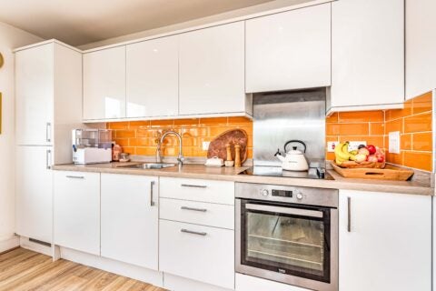 Flat Bessemer Road in Basingstoke and Deane