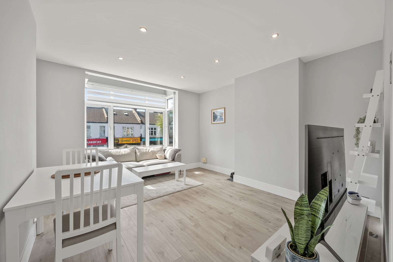 Flat Burlington Road in Greater London