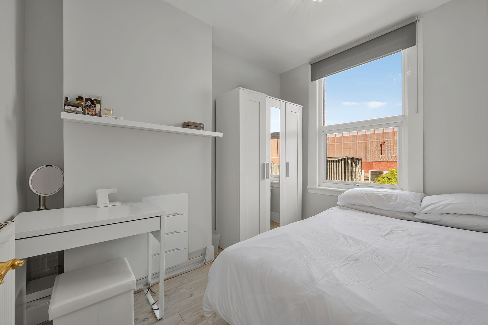 Flat Burlington Road in Greater London