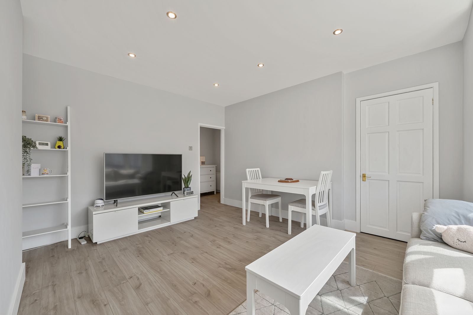 Flat Burlington Road in Greater London
