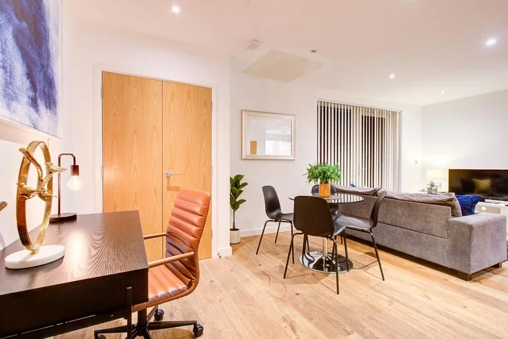 Flat Providence Place in Greater London