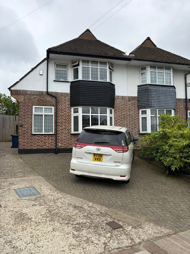 House Warwick Avenue in Greater London