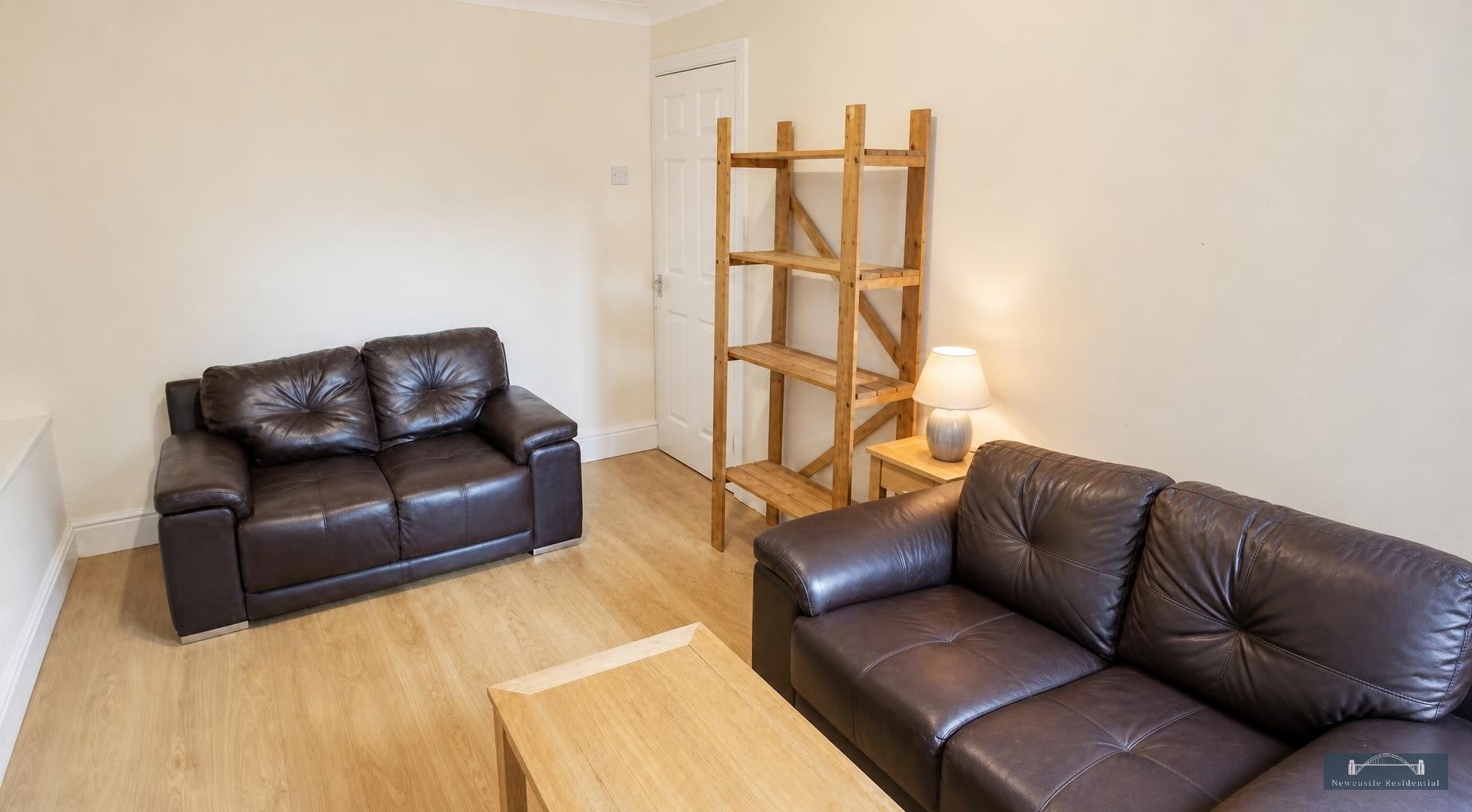 Flat Grosvenor Gardens in Newcastle upon Tyne