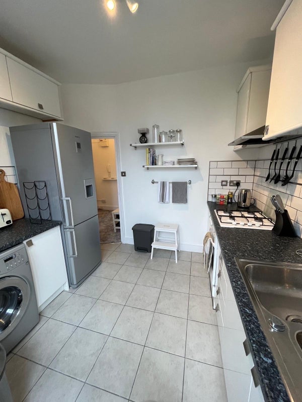 Flat Anerley Park Road in Greater London